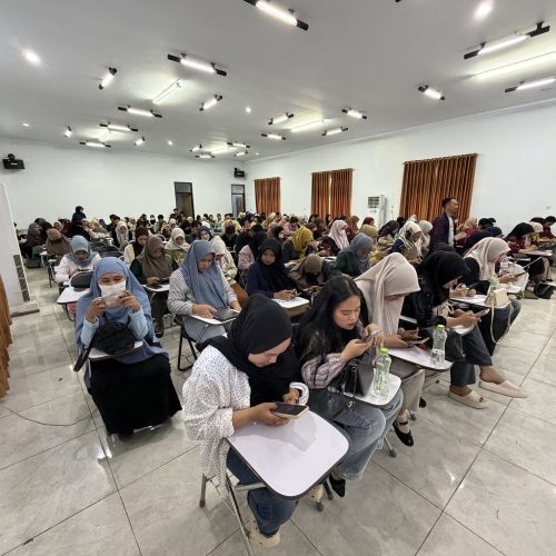 Ratusan Mahasiswa Ikuti Try Out UObM UT Kendari di Aula BKPSDM Konawe